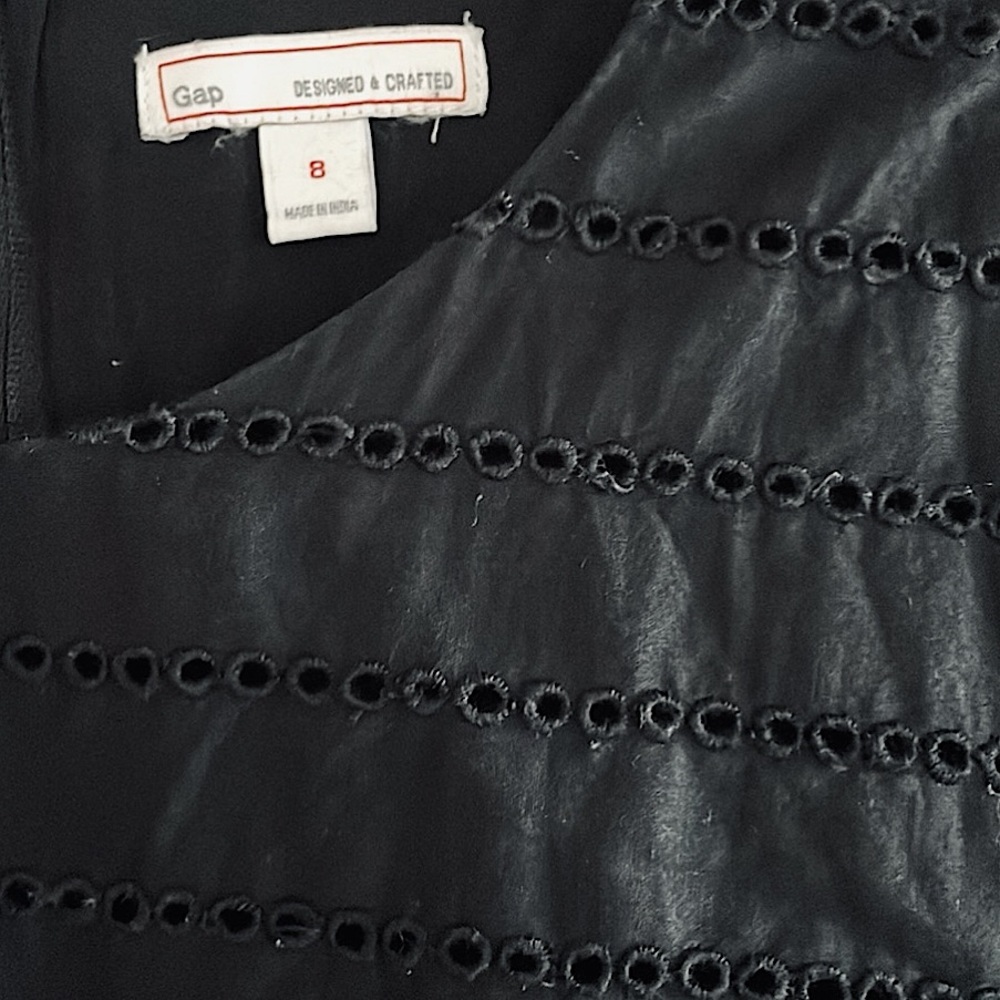 GAP black fit and flare textured dress size 8 - Picture 3 of 11